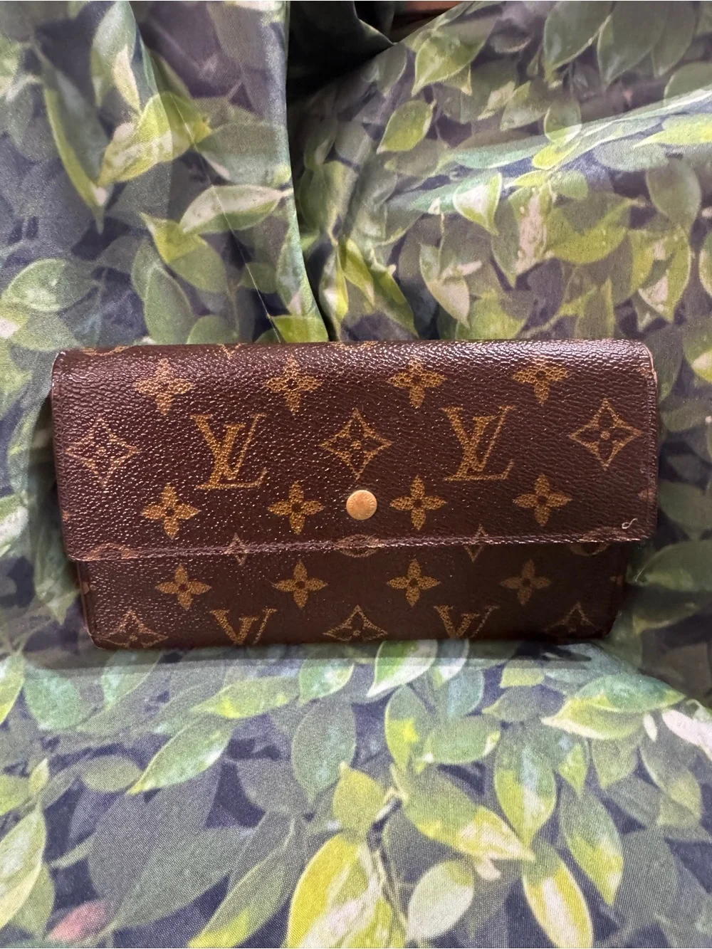 Louis Vuitton Monogram Sarah Long Wallet